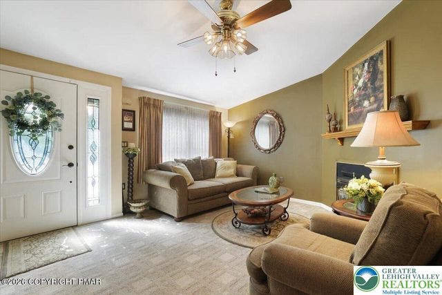 137 Outer Drive, Coolbaugh Twp, PA 18347