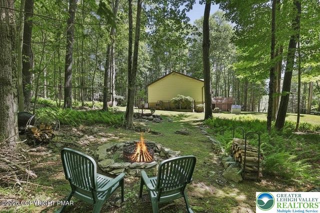 137 Outer Drive, Coolbaugh Twp, PA 18347