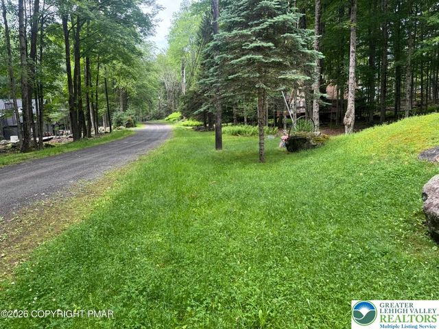 137 Outer Drive, Coolbaugh Twp, PA 18347