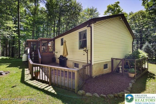 137 Outer Drive, Coolbaugh Twp, PA 18347
