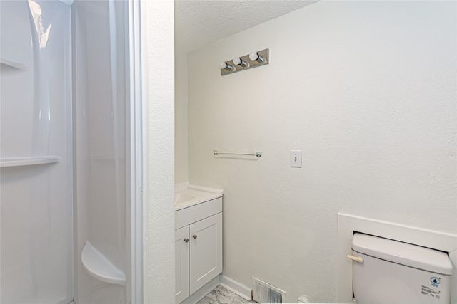 395 S Troy, Robins, IA 52328
