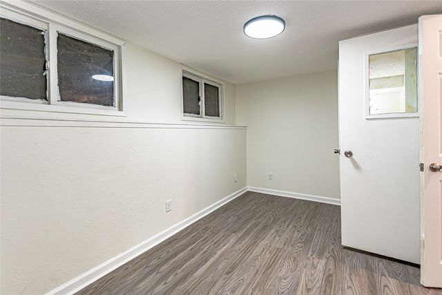 395 S Troy, Robins, IA 52328