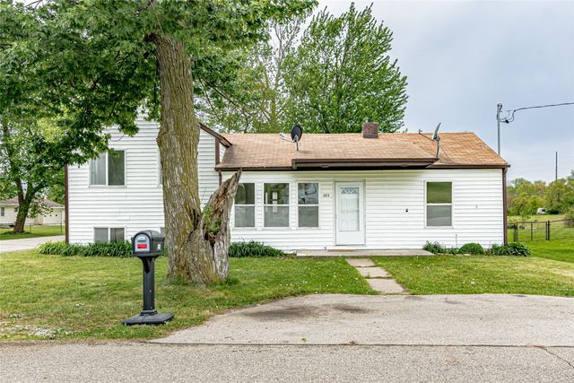 395 S Troy, Robins, IA 52328