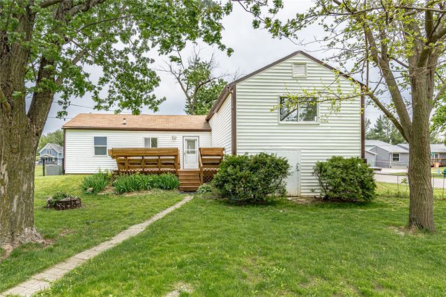 395 S Troy, Robins, IA 52328
