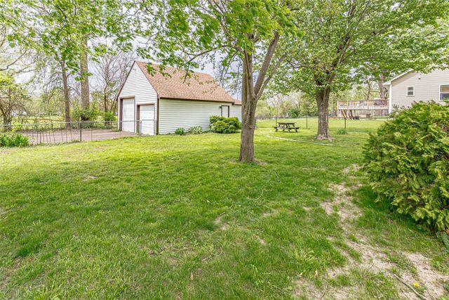 395 S Troy, Robins, IA 52328