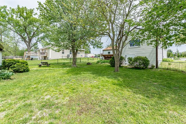 395 S Troy, Robins, IA 52328