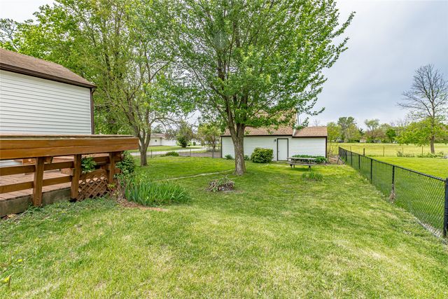 395 S Troy, Robins, IA 52328