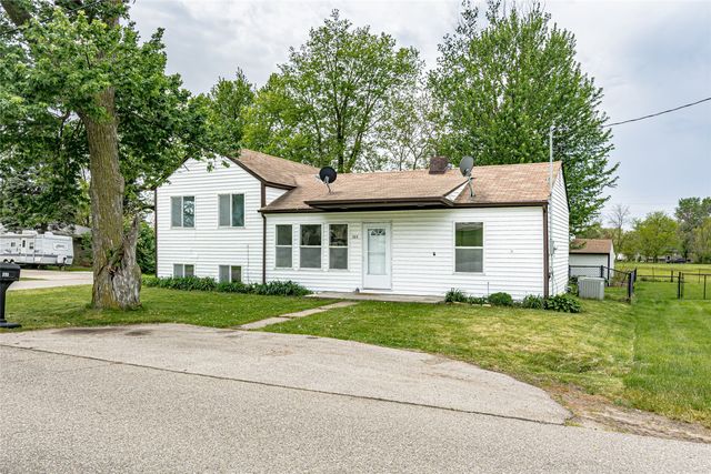 395 S Troy, Robins, IA 52328
