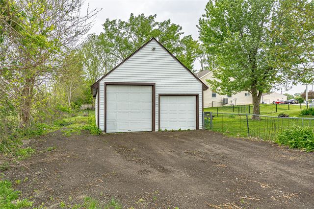 395 S Troy, Robins, IA 52328