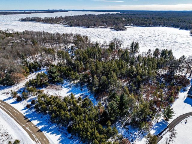 W5541 Windover Court, New Lisbon, WI 53950