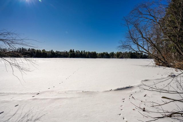 W5541 Windover Court, New Lisbon, WI 53950