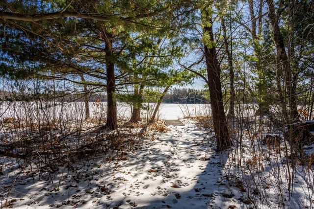 W5541 Windover Court, New Lisbon, WI 53950