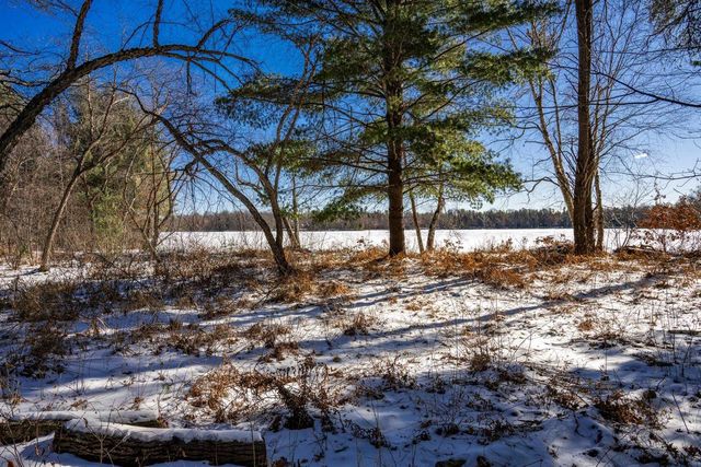 W5541 Windover Court, New Lisbon, WI 53950