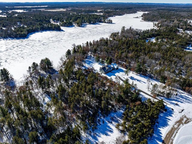 W5541 Windover Court, New Lisbon, WI 53950
