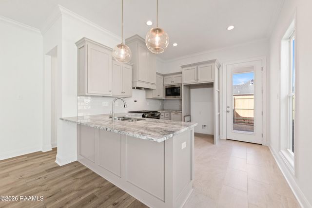 106 Newtown Drive, Lafayette, LA 70508