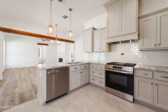 106 Newtown Drive, Lafayette, LA 70508