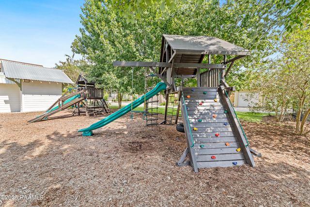 106 Newtown Drive, Lafayette, LA 70508