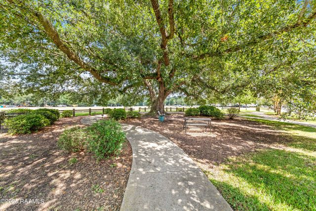 106 Newtown Drive, Lafayette, LA 70508