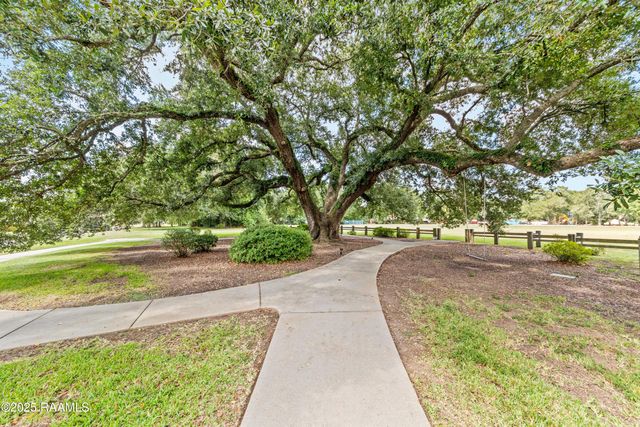 106 Newtown Drive, Lafayette, LA 70508