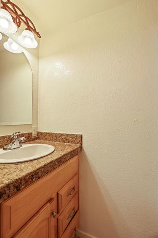 898 Rutledge Dr, Lodi, CA 95242