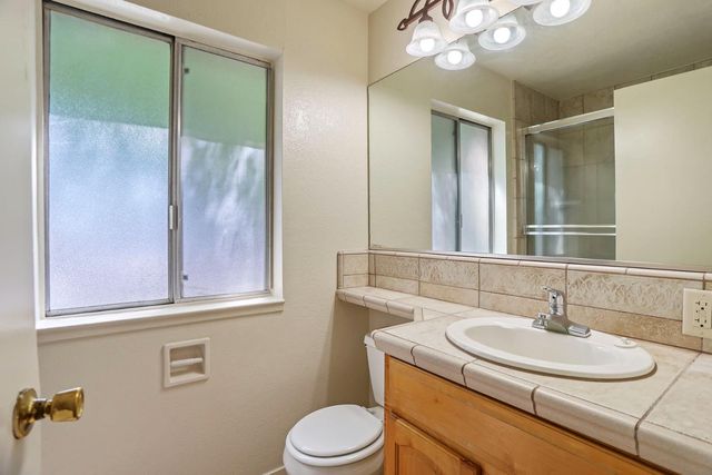 898 Rutledge Dr, Lodi, CA 95242