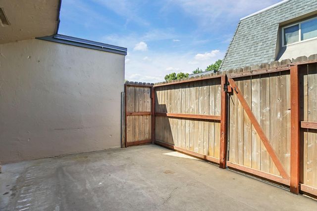 898 Rutledge Dr, Lodi, CA 95242