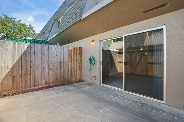 898 Rutledge Dr, Lodi, CA 95242