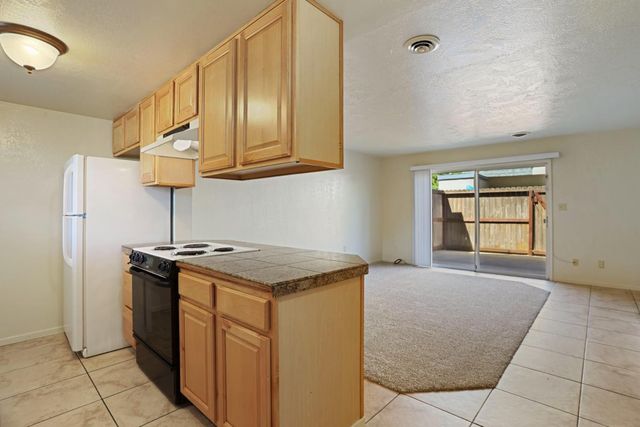 898 Rutledge Dr, Lodi, CA 95242