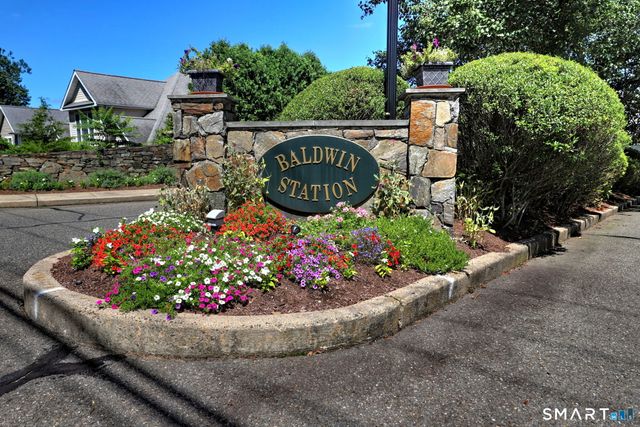 15 Jasmine Circle 15, Milford, CT 06461