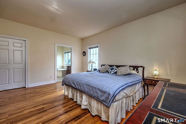15 Jasmine Circle 15, Milford, CT 06461
