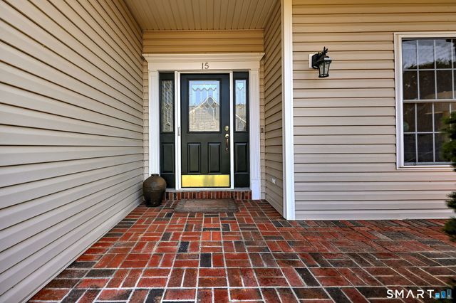 15 Jasmine Circle 15, Milford, CT 06461