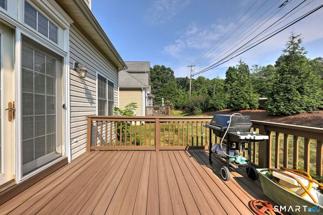 15 Jasmine Circle 15, Milford, CT 06461