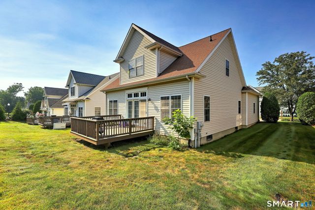 15 Jasmine Circle 15, Milford, CT 06461