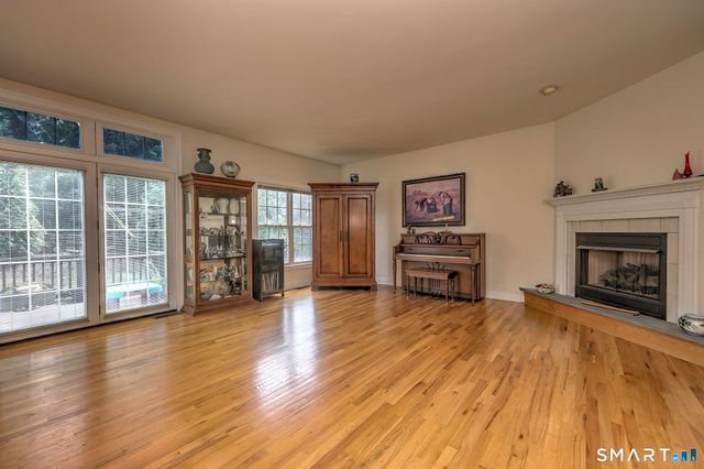 15 Jasmine Circle 15, Milford, CT 06461