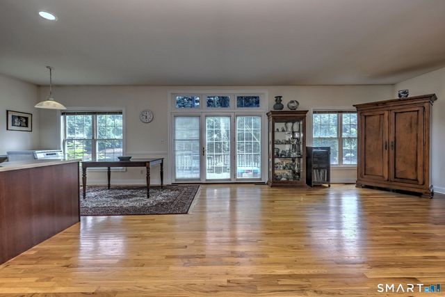 15 Jasmine Circle 15, Milford, CT 06461