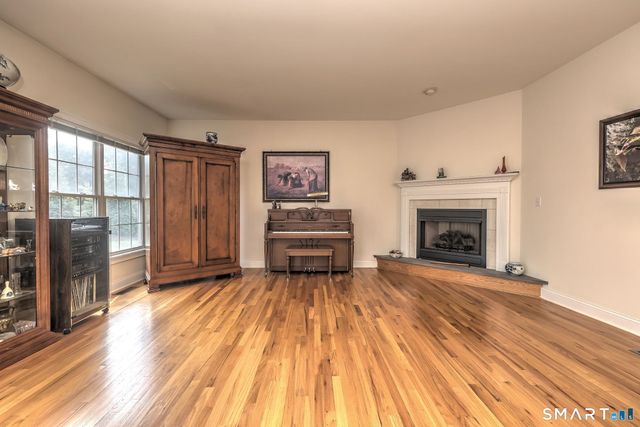 15 Jasmine Circle 15, Milford, CT 06461