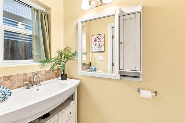 613 N. Raitt St., Santa Ana, CA 92703