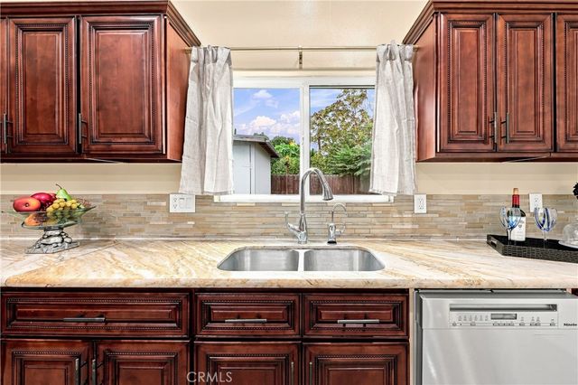 613 N. Raitt St., Santa Ana, CA 92703