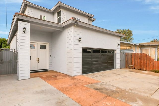 613 N. Raitt St., Santa Ana, CA 92703