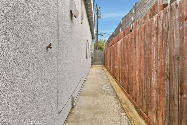 613 N. Raitt St., Santa Ana, CA 92703