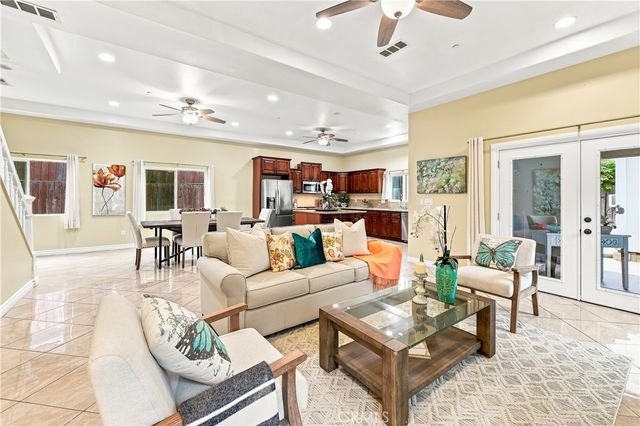 613 N. Raitt St., Santa Ana, CA 92703