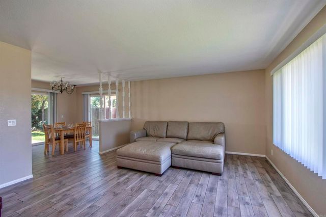 1279 Siggson Ave, Escondido, CA 92027