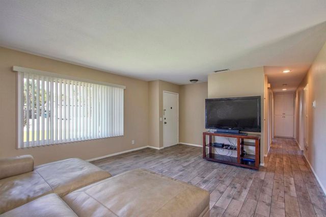 1279 Siggson Ave, Escondido, CA 92027