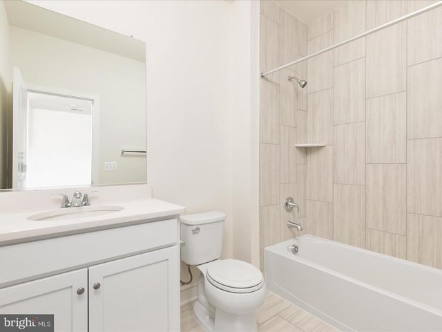 123 CHOKE CHERRY CT, Lake Frederick, VA 22630