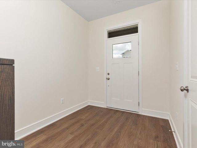 123 CHOKE CHERRY CT, Lake Frederick, VA 22630