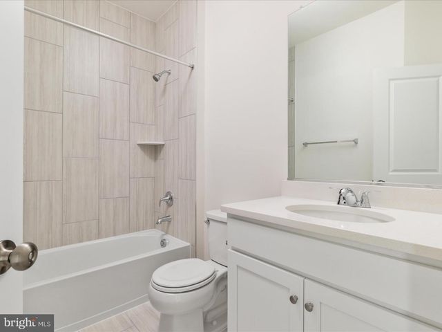 123 CHOKE CHERRY CT, Lake Frederick, VA 22630