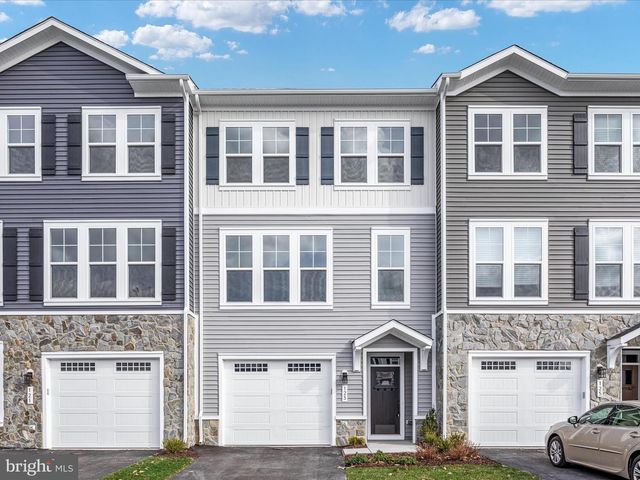 123 CHOKE CHERRY CT, Lake Frederick, VA 22630