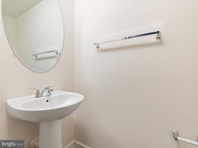 123 CHOKE CHERRY CT, Lake Frederick, VA 22630