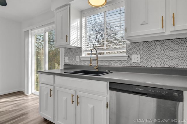 4406 E 68th Street 472, Tulsa, OK 74136