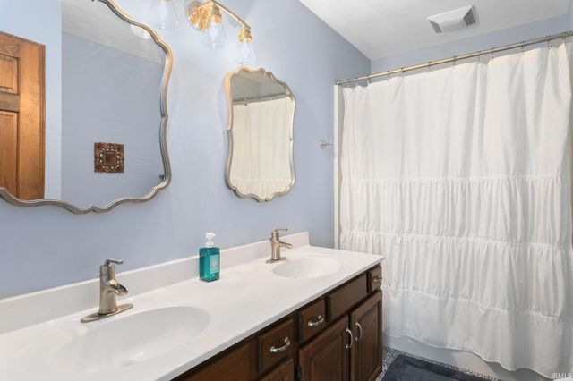 53071 Juday Creek Boulevard, Granger, IN 46530